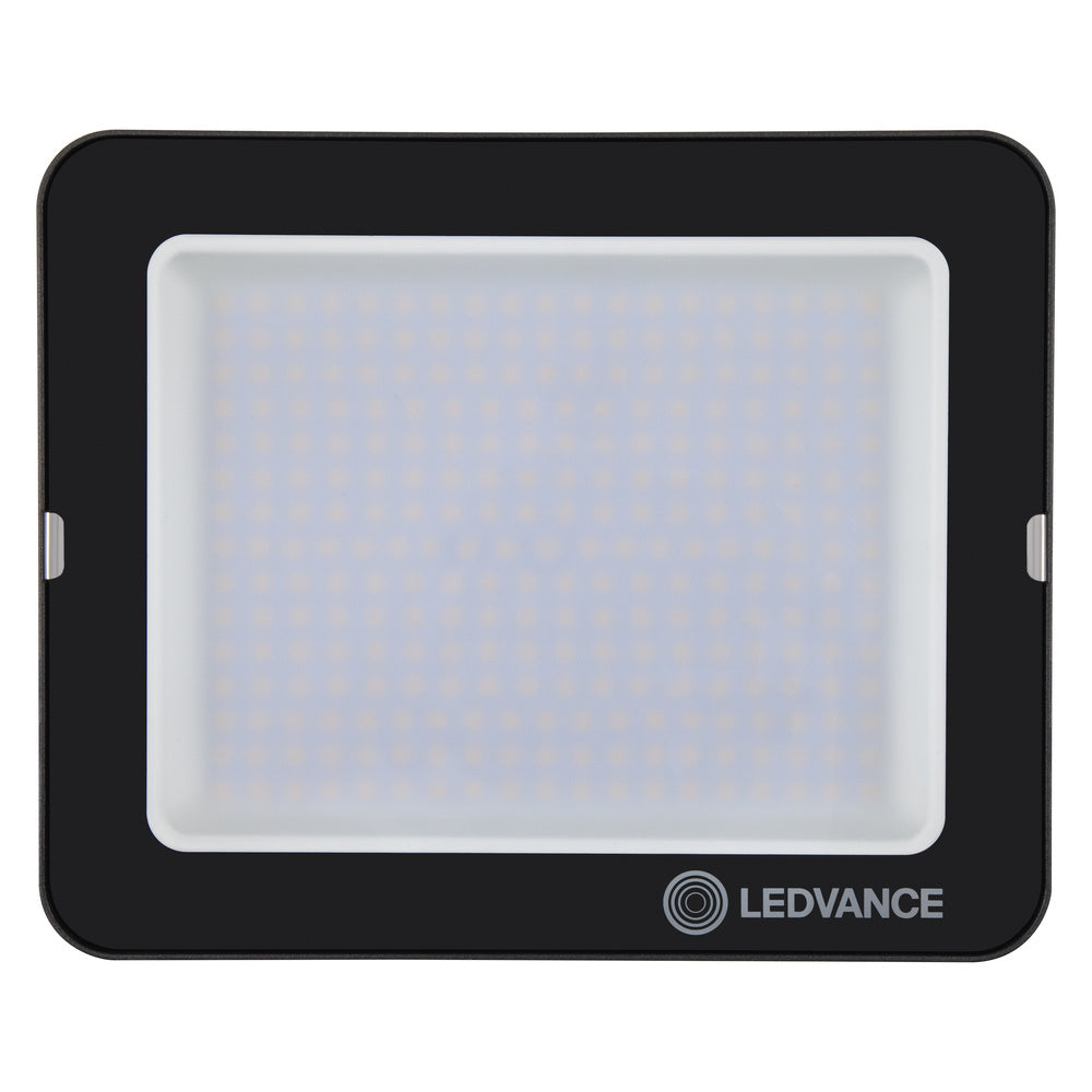 LED reflektor 135W IP65 3000K 100° – vonkajšie LED svietidlo LEDVANCE