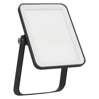 LED reflektor 20W IP65 6500K 100° – vonkajšie LED svietidlo LEDVANCE