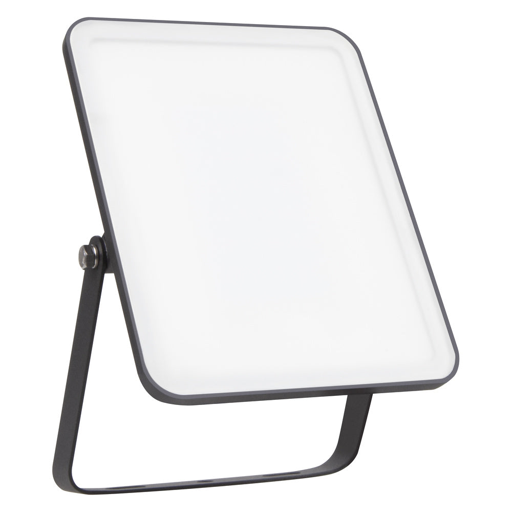 LED reflektor 30W IP65 3000K 100° – vonkajšie LED svietidlo LEDVANCE