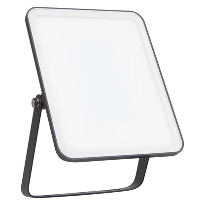 LED reflektor 10W IP65 6500K 100° – vonkajšie LED svietidlo LEDVANCE