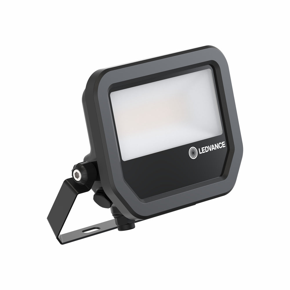 LED reflektor 17W IP66 3000K 100° – vonkajšie LED svietidlo LEDVANCE
