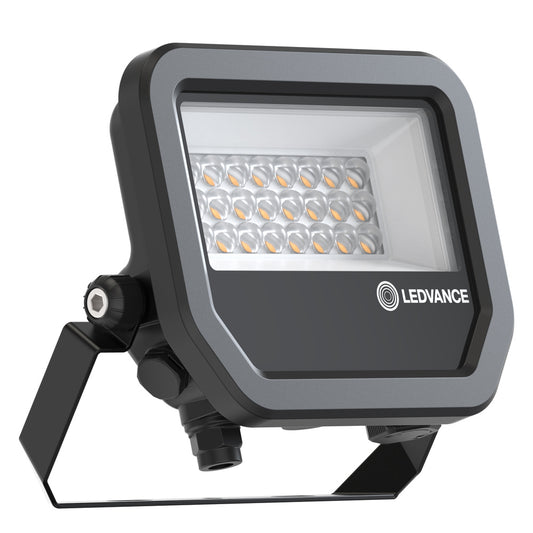 LED reflektor 67W IP66 3000K 48° – vonkajšie LED svietidlo LEDVANCE
