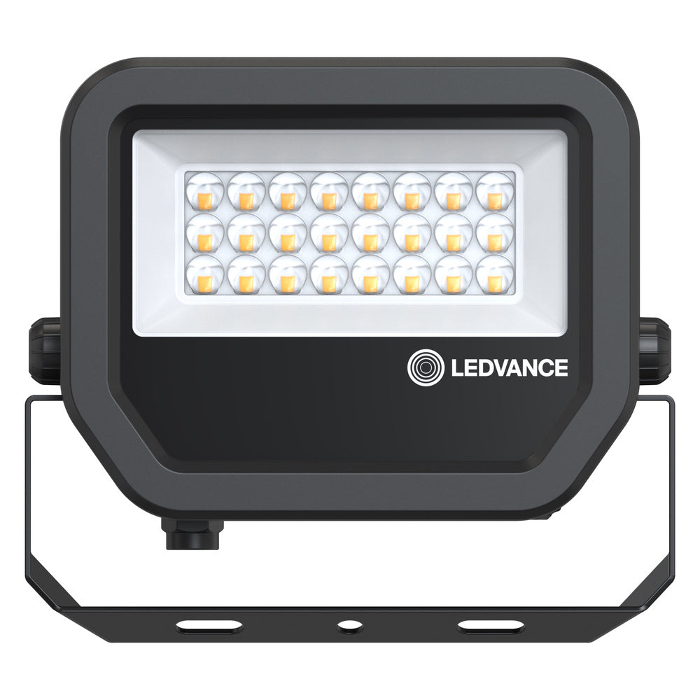 LED reflektor 67W IP66 3000K 48° – vonkajšie LED svietidlo LEDVANCE