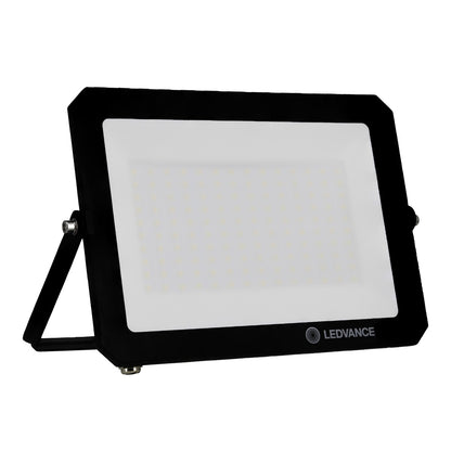 LED reflektor 10W IP65 3000K 105° – vonkajšie LED svietidlo LEDVANCE